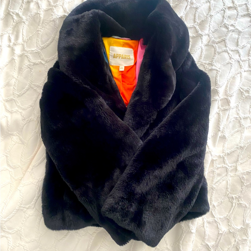 Apparis plant based short jacket